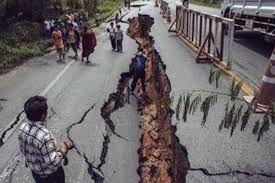 زمين لرزه اي با قدرت هفت و نه دهم در مقياس ريشتر كشور نپال را به لرزه درآورد