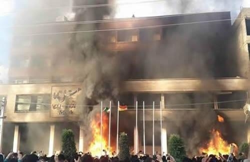 بيانيه زندانيان سياسي زندان مهاباد: هرگز تسليم متجاوز نخواهيم شد