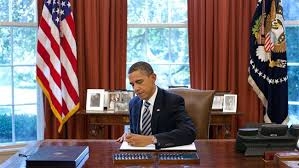 اوباما لايحه اي را امضاء مي‌كند كه به كنگره قدرت اظهارنظر درمورد توافقنامه اتمي با رژيم ايران را مي‌دهد