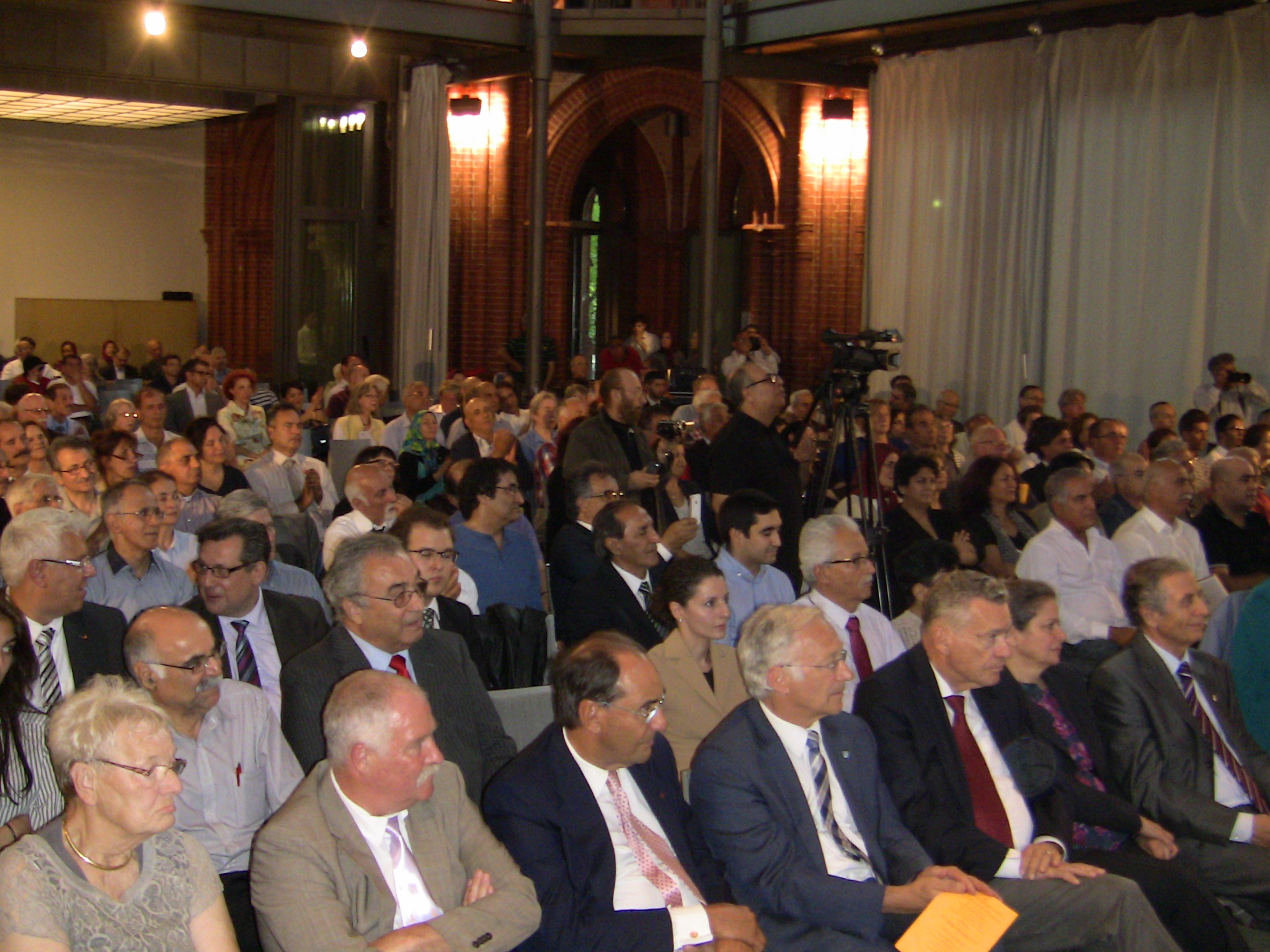 گراميداشت پنجاهمين سالگرد بنيانگذاري سازمان مجاهدين خلق ايران در برلين