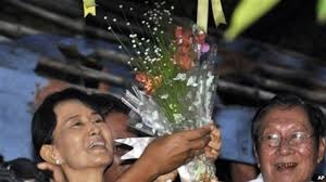 سان سوچي: در مقامي بالاتر از رئيس جمهوري عمل خواهم كرد