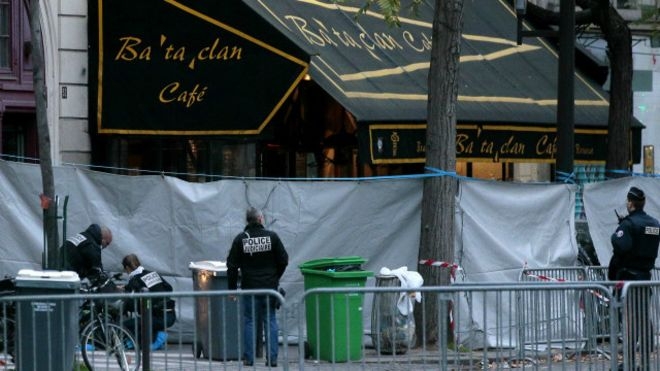 پلیس پدر و برادر یکی از مهاجمین پاریس را بازداشت کرد